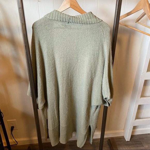 O’Neill • Sage Green Slouchy Sweater - Picture 4 of 6